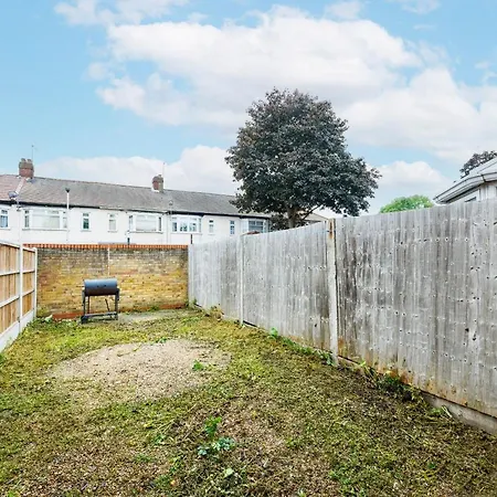 Lovely 2 Bd Hse With Parking Near Excel London Exterior photo
