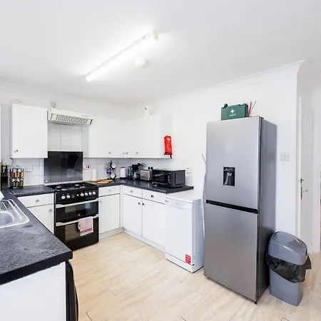 Lovely 2 Bd Hse With Parking Near Excel London Exterior photo