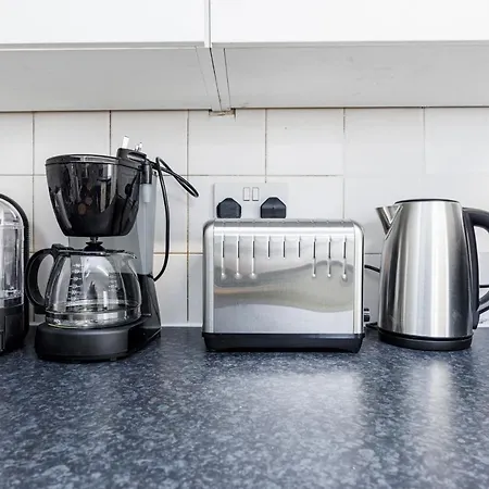 Lovely 2 Bd Hse With Parking Near Excel London Exterior photo