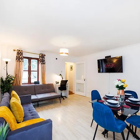 Lovely 2 Bd Hse With Parking Near Excel London Exterior photo